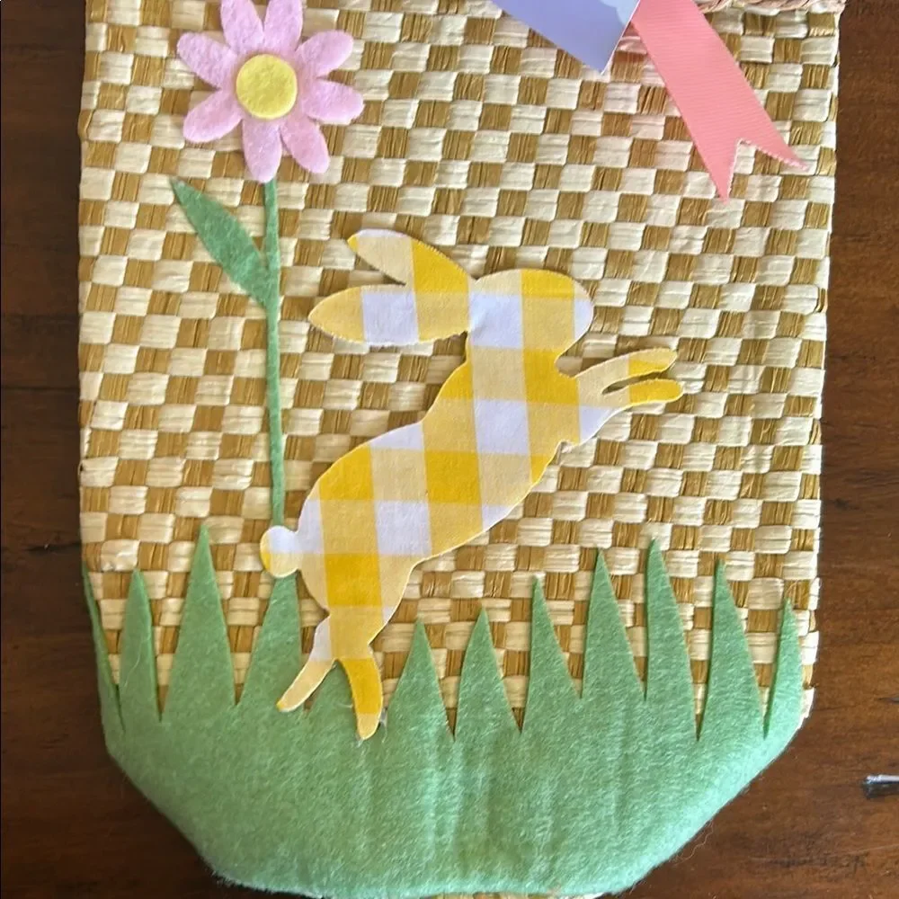 Kohl’s Woven Basket with Pink Bow and bunny design NEW wine cover